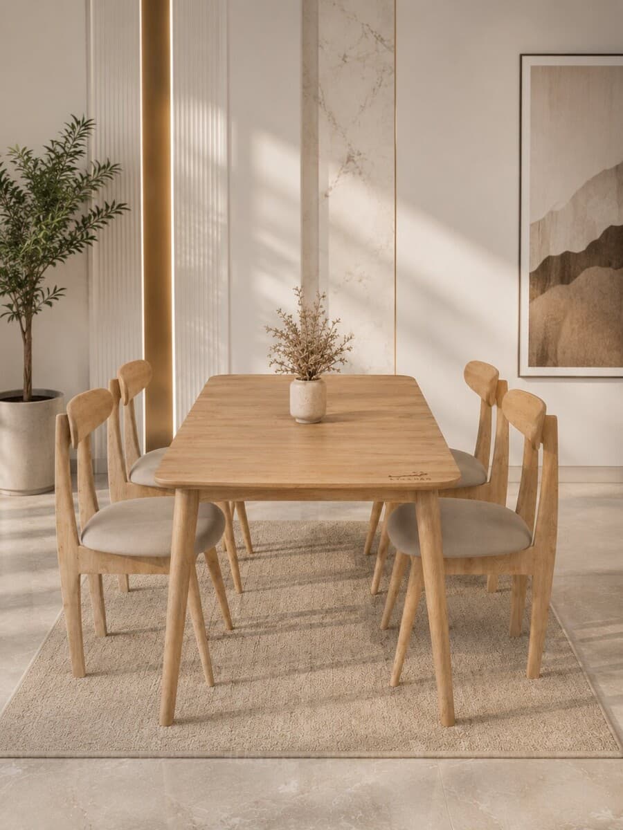 Beige Luxurious Dinning Table in Warm environemt lighting Dinning Room